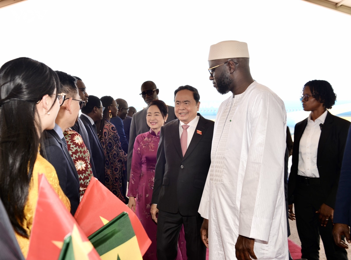 chu tich quoc hoi tran thanh man va phu nhan bat dau tham chinh thuc senegal hinh anh 7