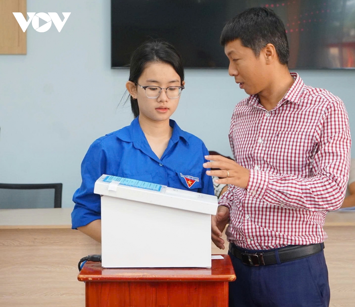 tuổi trẻ hỗ trợ người dân thực hiện dịch vụ hành chính công hình ảnh 11 tuoi tre ho tro nguoi dan thuc hien dich vu hanh chinh cong hinh anh 11