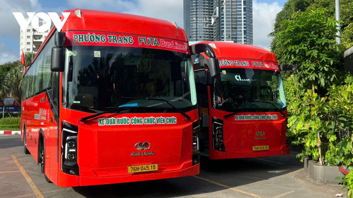 Sau 3 tuần, hơn 5.000 lượt cán bộ dùng xe đưa rước về TP.HCM làm việc