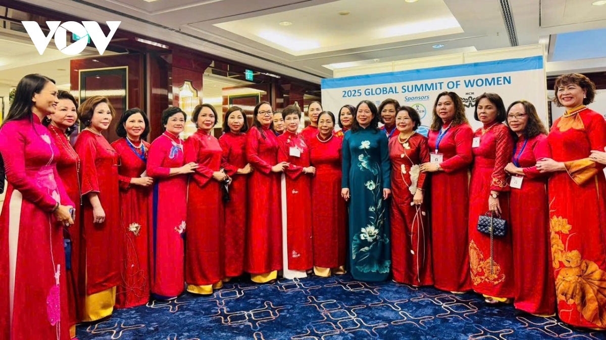 pho chu tich nuoc vo thi Anh xuan phu nu la nhung kien truc su cua nen kinh te hinh anh 5