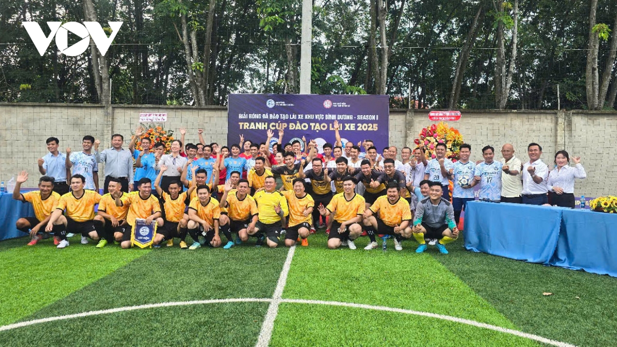 giải bóng đá kết nối cộng đồng, ươm mầm nhân lực tại tp.hcm mới hình ảnh 2 giai bong da ket noi cong dong, uom mam nhan luc tai tp.hcm moi hinh anh 2