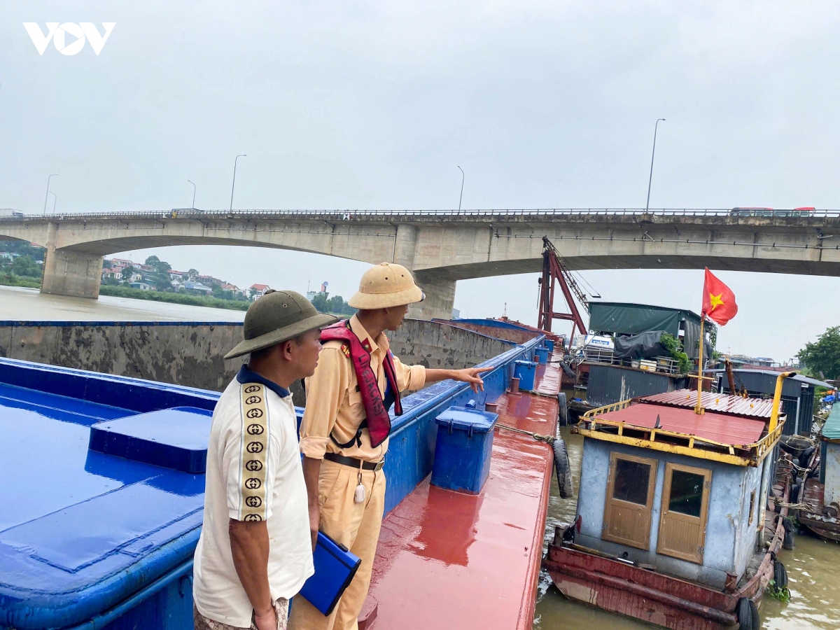 csgt duong thuy bac ninh ho tro dan ung pho voi con bao so 3 hinh anh 1
