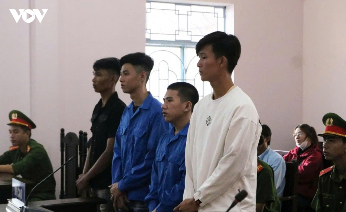 ca mau nhieu doi tuong lanh an vi danh nguoi trong thuong tai quan ca phe hinh anh 2