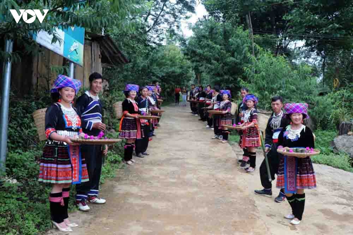 Dong bao cac dan toc tay bac - sang tao va lam giau tu loi the rieng hinh anh 9