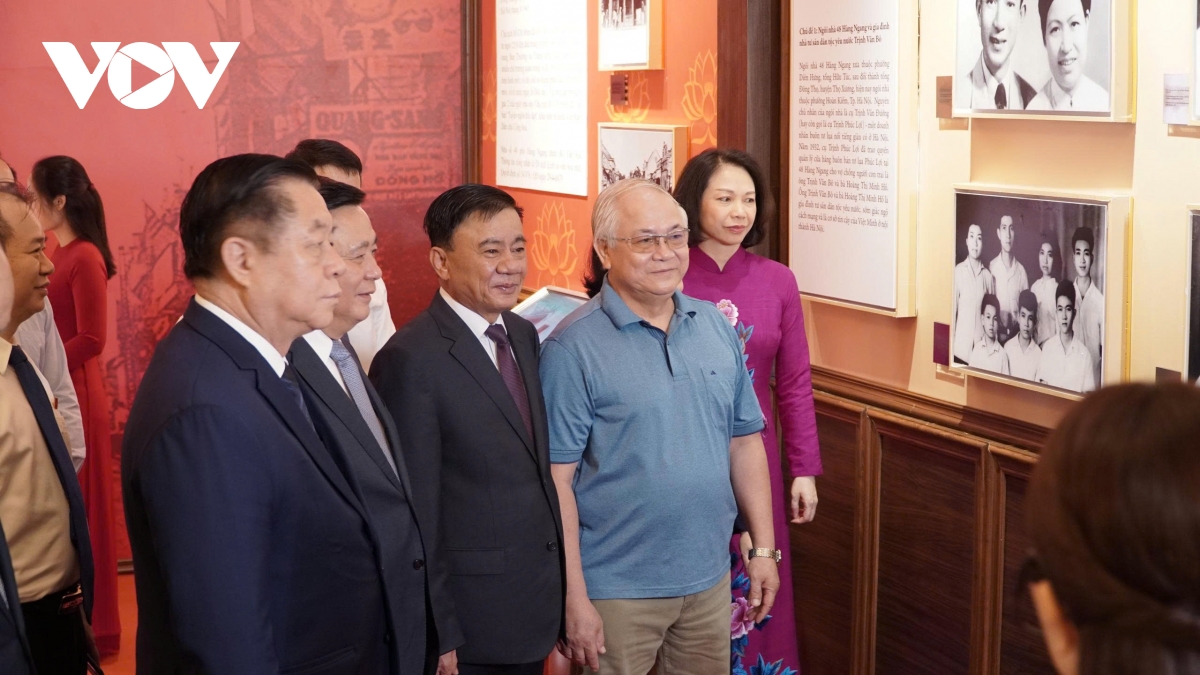 gan bien di tich noi chu tich ho chi minh viet ban tuyen ngon Doc lap hinh anh 3