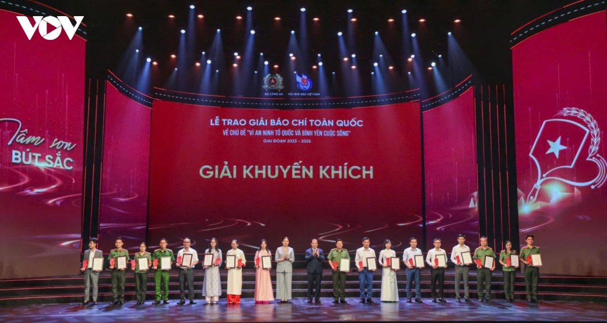 vov gianh 2 giai bao chi vi an ninh to quoc va binh yen cuoc song hinh anh 5