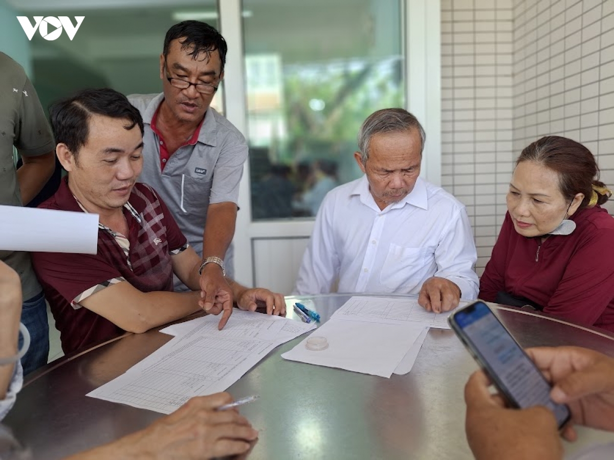 nguoi dan Da nang xep hang cho nhan qua tet Doc lap hinh anh 5