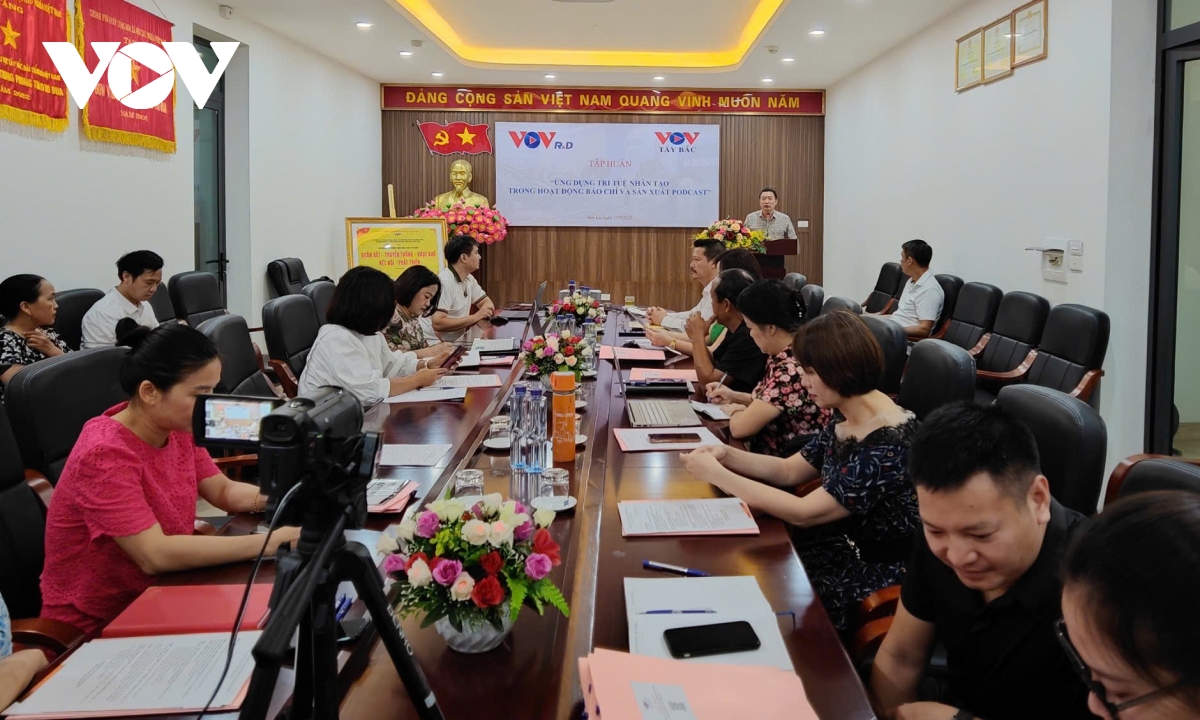 vov tap huan ung dung tri tue nhan tao trong hoat dong bao chi va san xuat podcast hinh anh 1