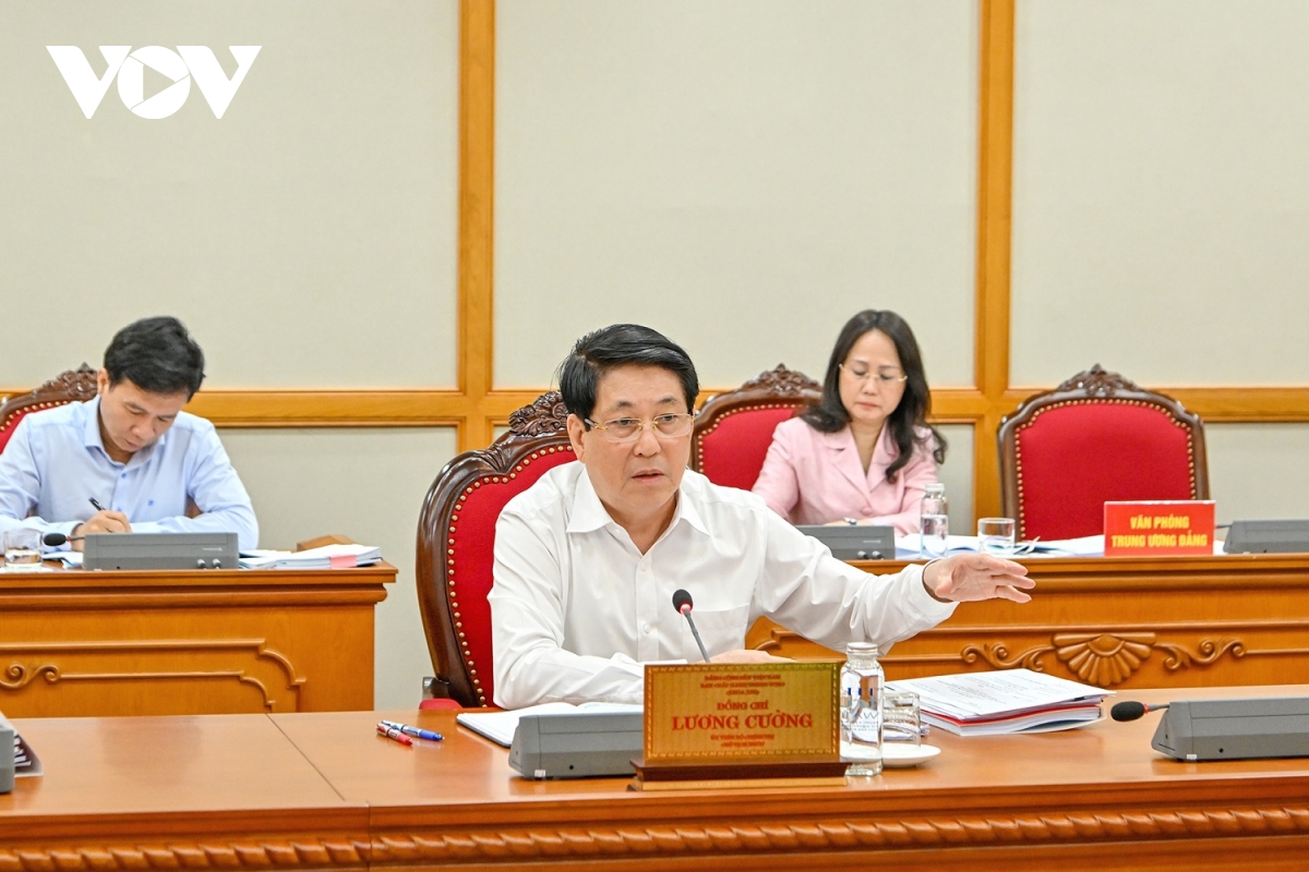 bo chinh tri cho y kien ve cong tac chuan bi Dai hoi Dang bo 2 tinh Dien bien va gia lai hinh anh 1