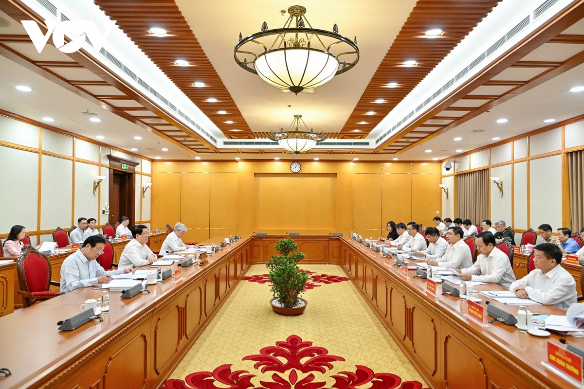 bo chinh tri cho y kien ve cong tac chuan bi Dai hoi Dang bo 2 tinh Dien bien va gia lai hinh anh 2