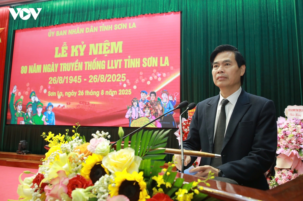 son la ky niem 80 nam ngay truyen thong luc luong vu trang hinh anh 3