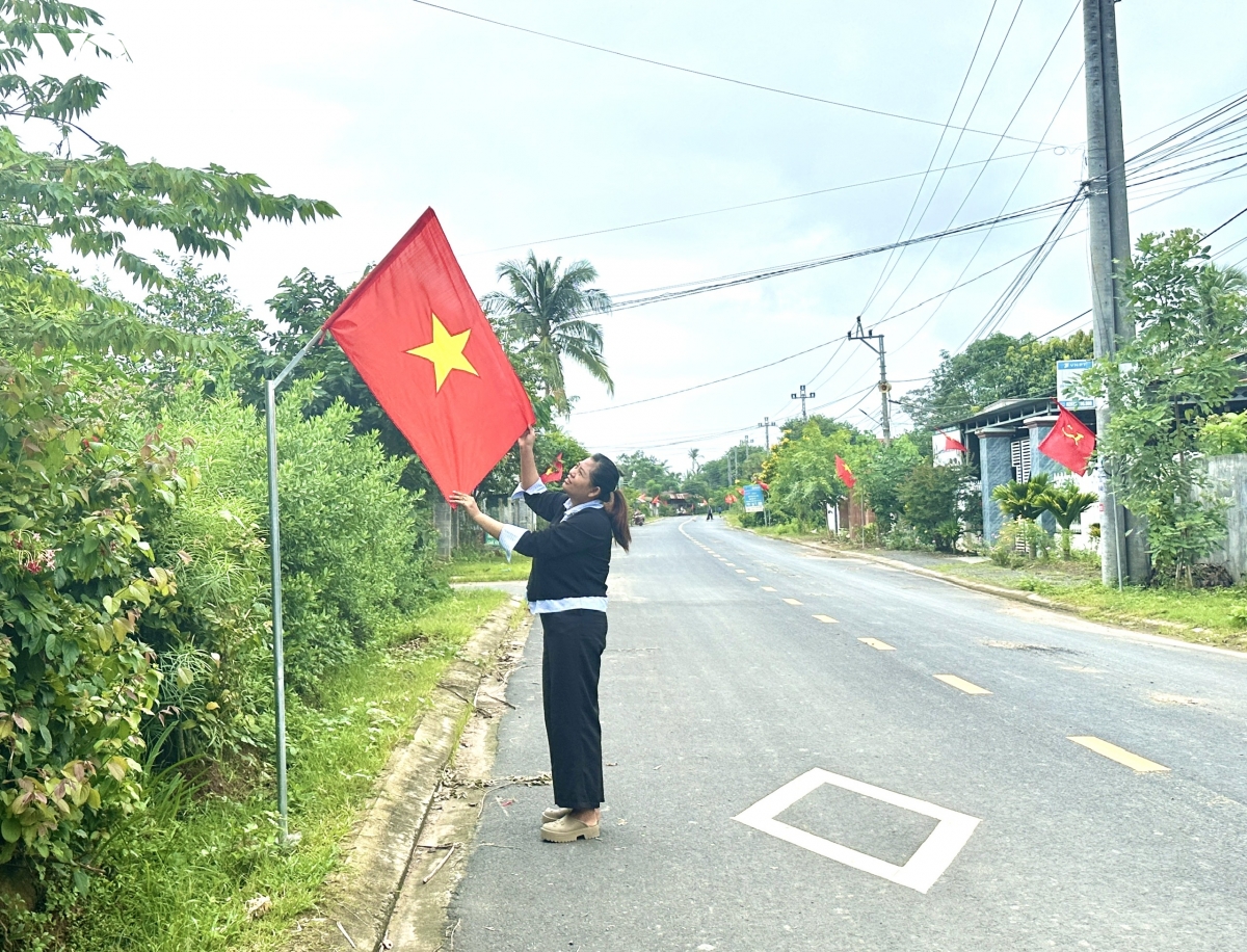 hoa binh lan toa, buon lang Dak lak vung buoc dung xay que huong hinh anh 2