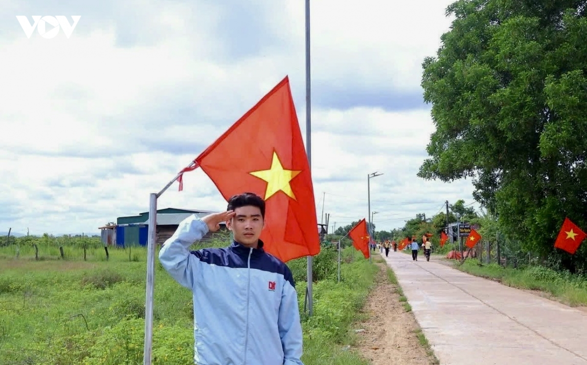hoa binh lan toa, buon lang Dak lak vung buoc dung xay que huong hinh anh 3