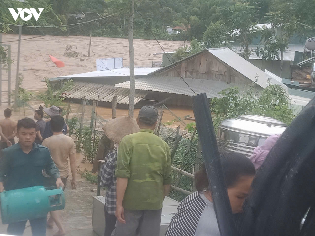 son la thanh lap so chi huy phia truoc de ung pho voi bao lu, ngap ung tren dia ban hinh anh 2