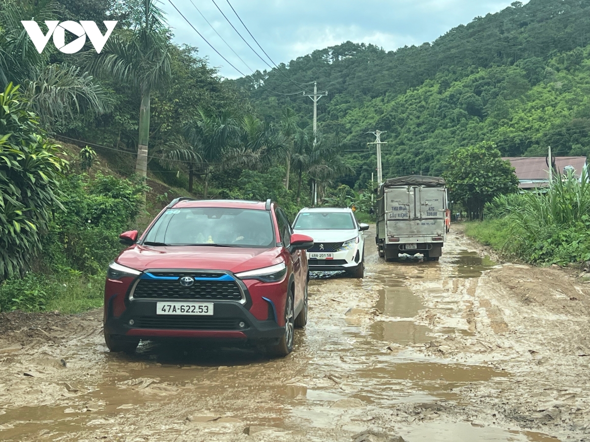 Quốc lộ 27 xuống cấp nghiêm trọng, tiềm ẩn nguy cơ tai nạn giao thông