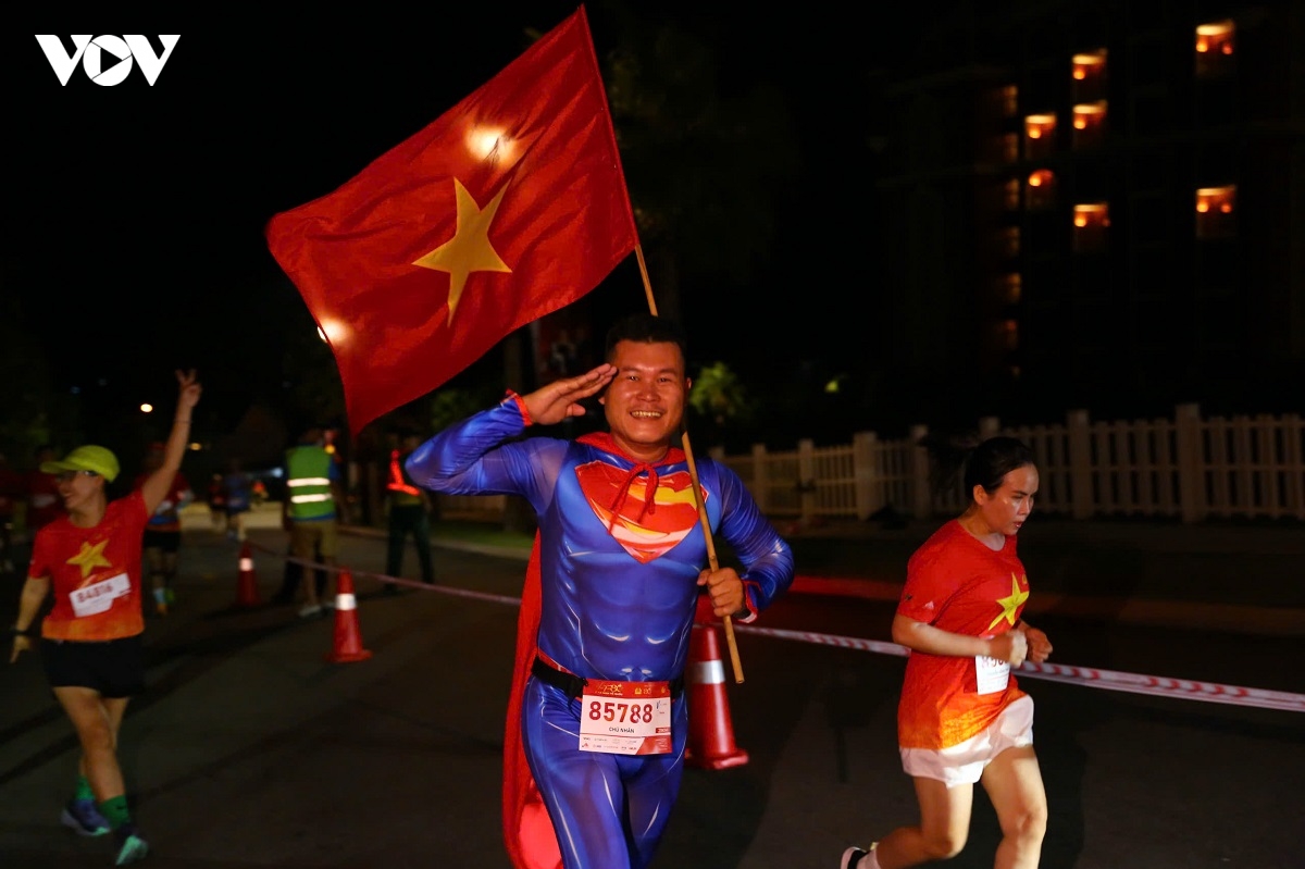 gan 5.000 van dong vien tham gia chay hanh trinh 80 nam vi an ninh to quoc hinh anh 2