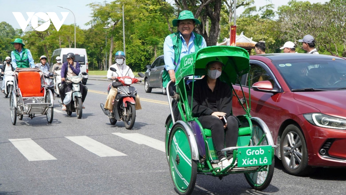ra mat dich vu grab xich lo tai hue hinh anh 3