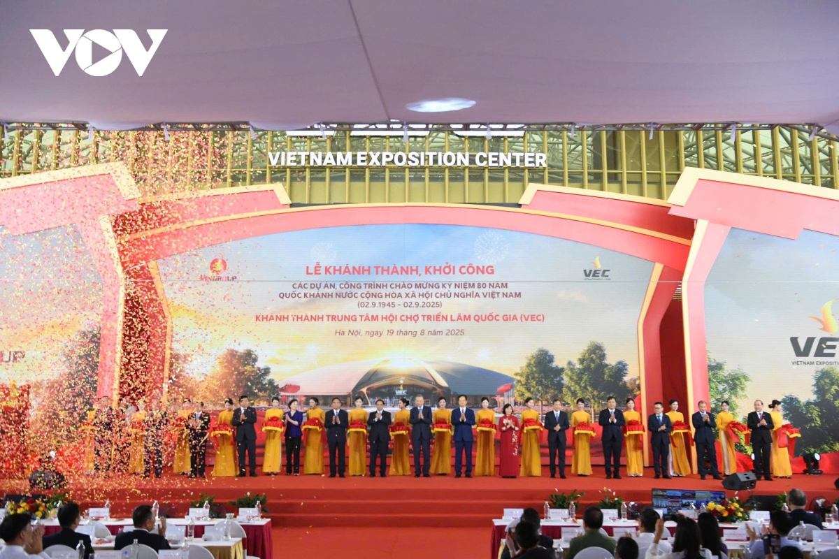 Những công trình thế kỷ thể hiện khát vọng vươn lên của toàn dân tộc