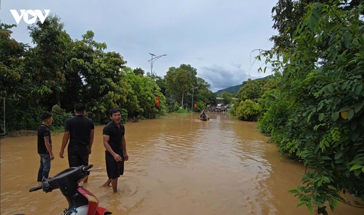 son la de xuat tinh hua phan lao trien khai cac bien phap ung pho voi mua lu hinh anh 2