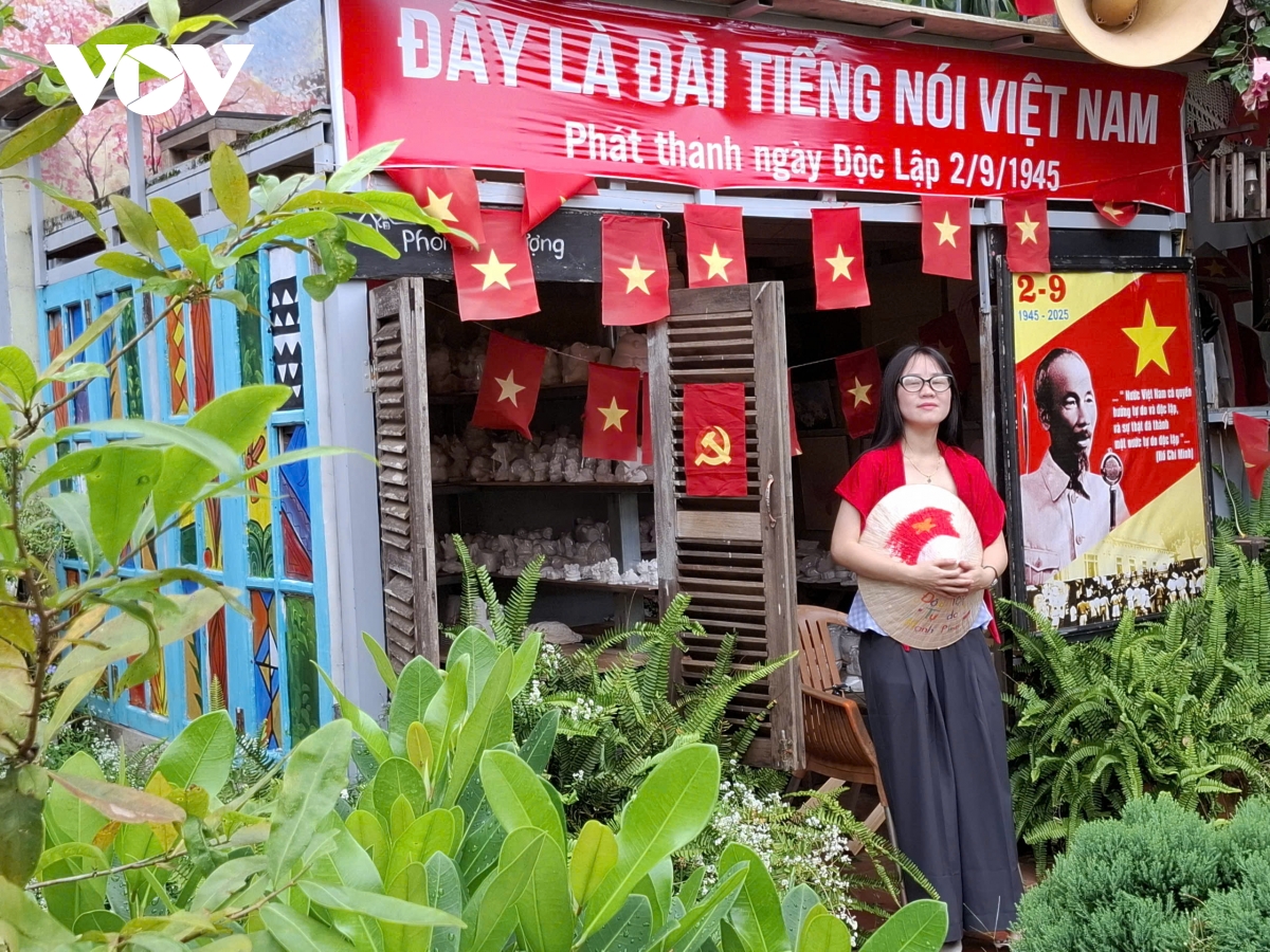 Tha thiết "khu vườn yêu tổ quốc" của cô giáo Mỹ thuật ở Đắk Lắk