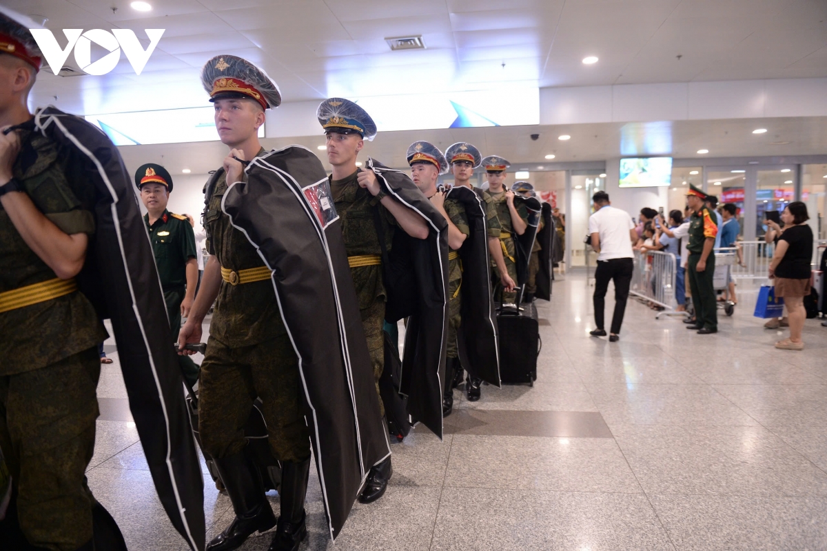 Khối quân nhân Nga đến Hà Nội, chuẩn bị tham gia lễ diễu binh, diễu hành A80