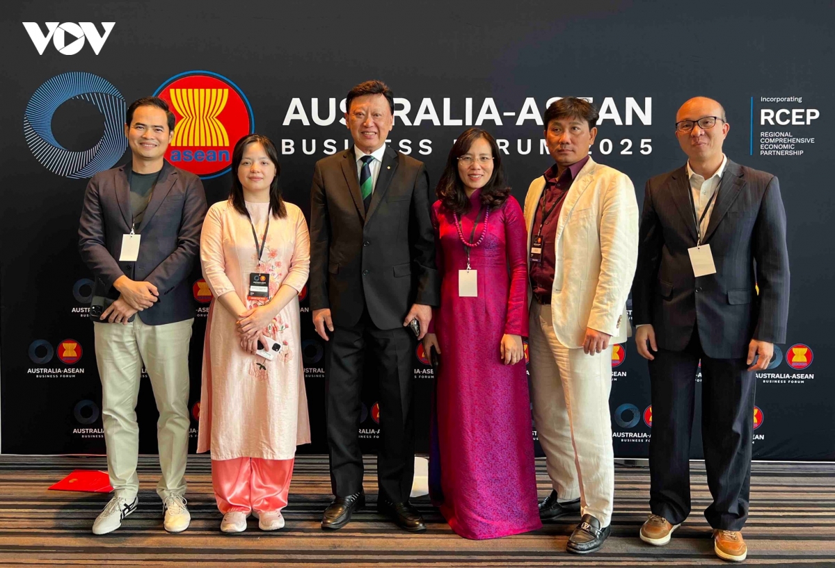 Dai su quan viet nam tai australia tham du dien dan kinh doanh australia-asean hinh anh 2