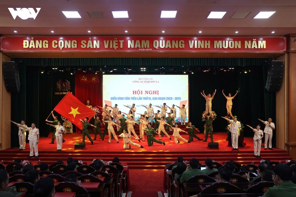 cong an son la ton vinh 100 dien hinh tien tien, giai doan 2020 - 2025 hinh anh 1