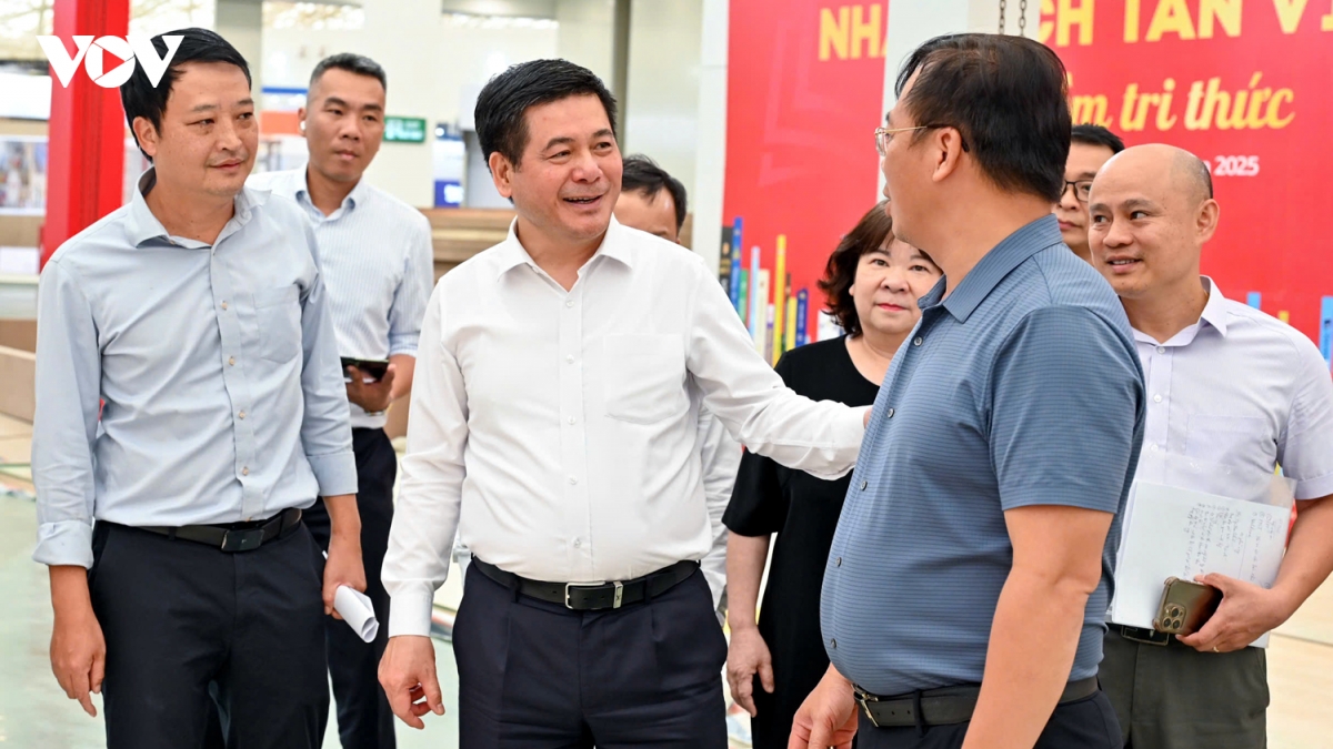 gian trien lam 80 nam nganh cong thuong lon manh cung dat nuoc gap rut hoan thien hinh anh 4