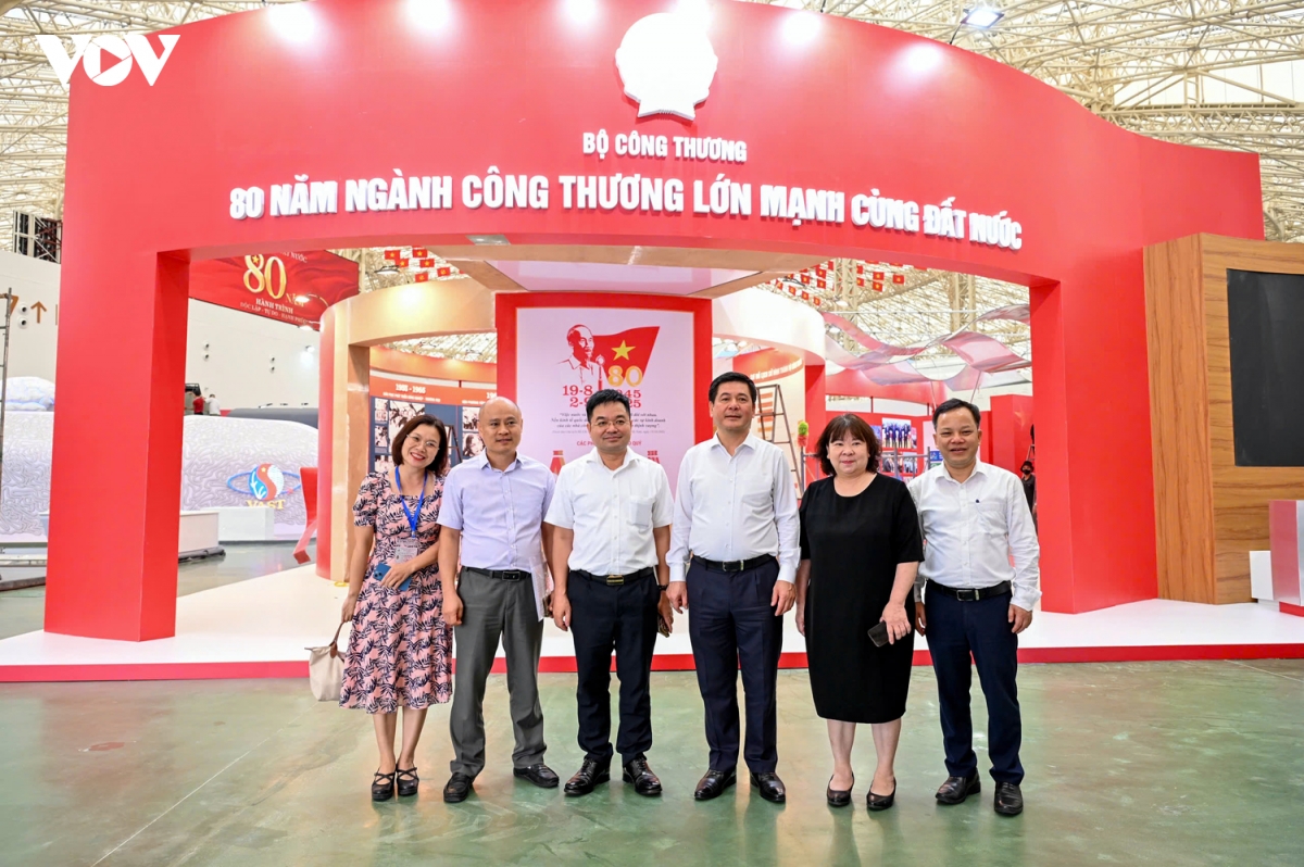 gian trien lam 80 nam nganh cong thuong lon manh cung dat nuoc gap rut hoan thien hinh anh 6