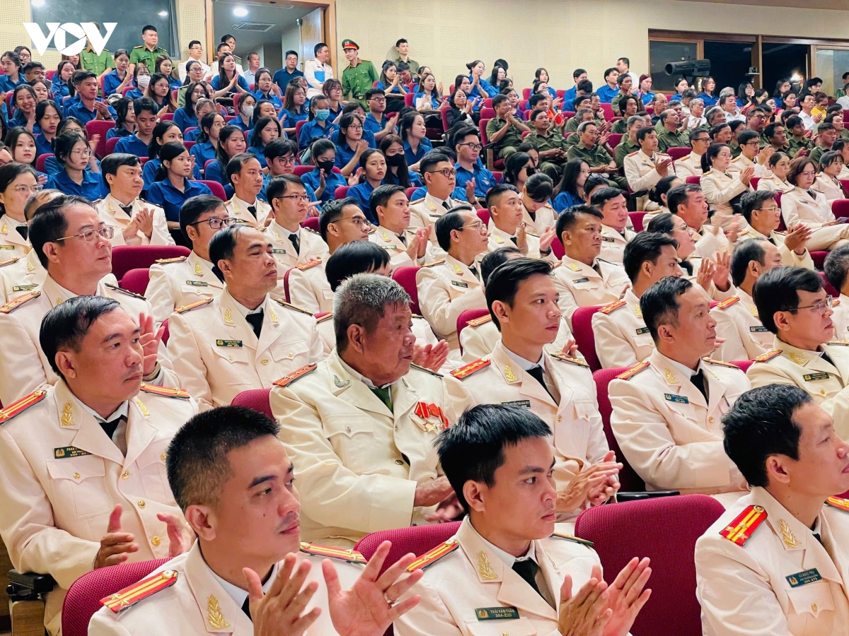 dua vao nhan dan, cong an gia lai bao dam an ninh tu som, tu xa, tu co so hinh anh 1