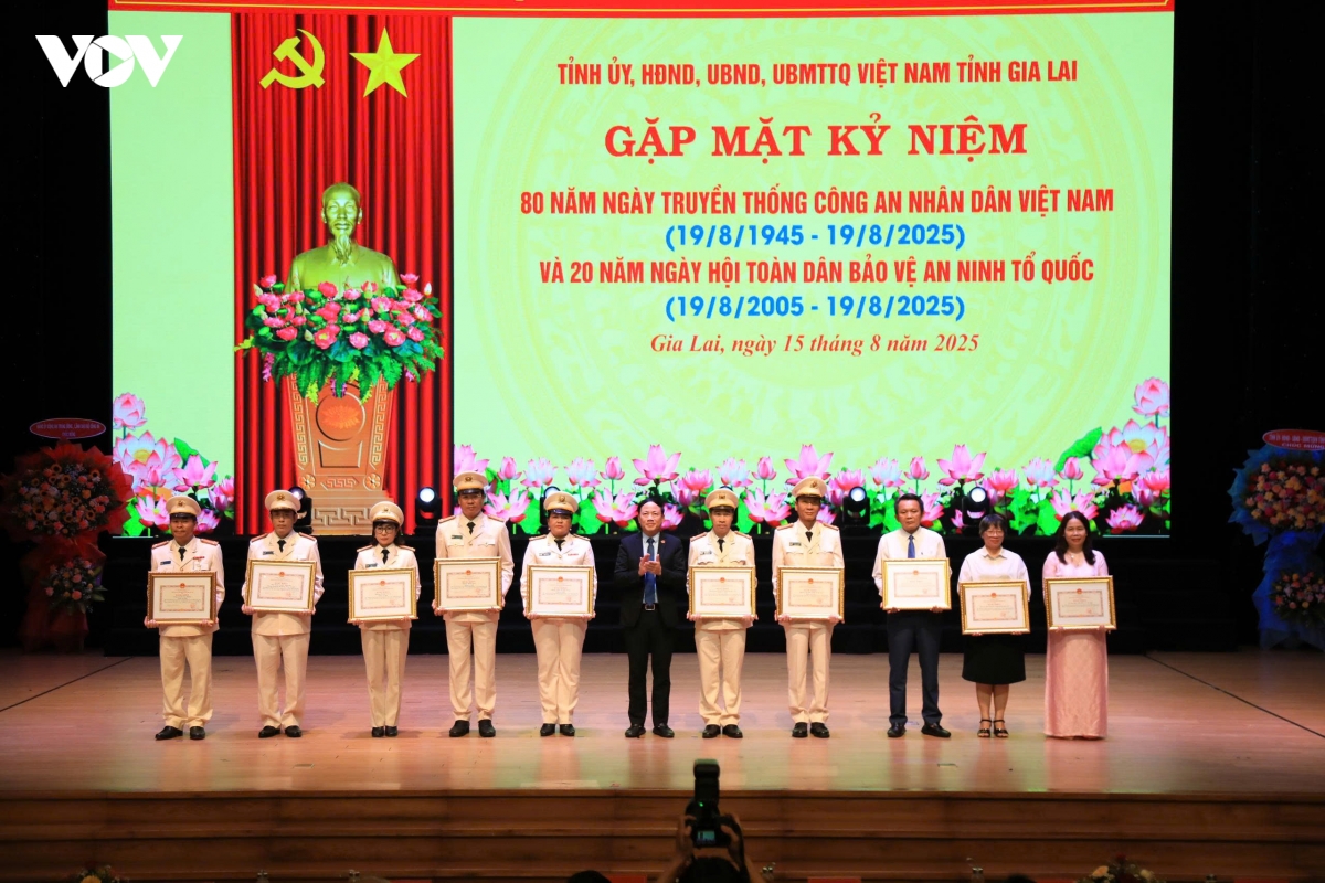 dua vao nhan dan, cong an gia lai bao dam an ninh tu som, tu xa, tu co so hinh anh 3