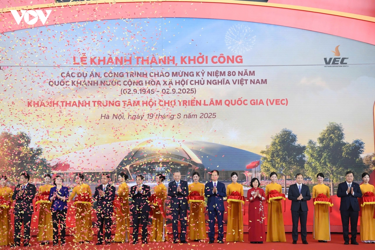 tang toc thi cong cac du an, cong trinh lon chao mung Dai hoi Dang xiv hinh anh 1