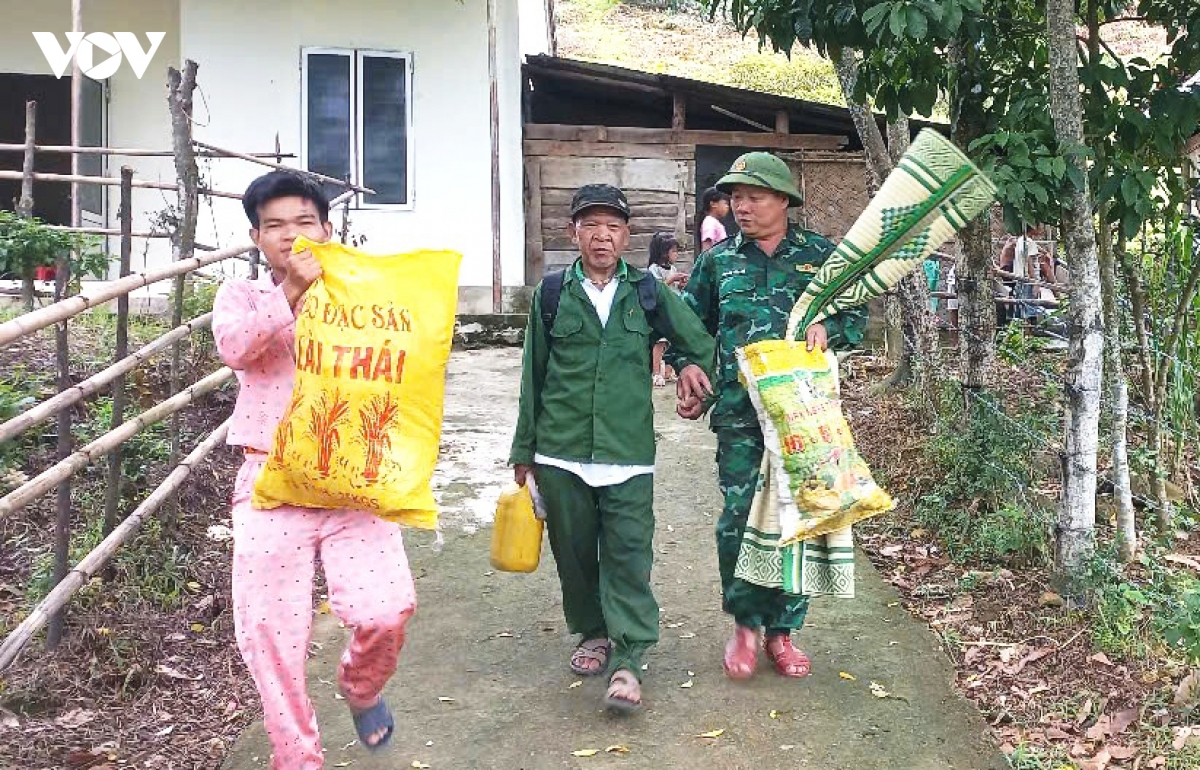 bo doi bien phong ha tinh giup dan ung pho bao so 5 hinh anh 4