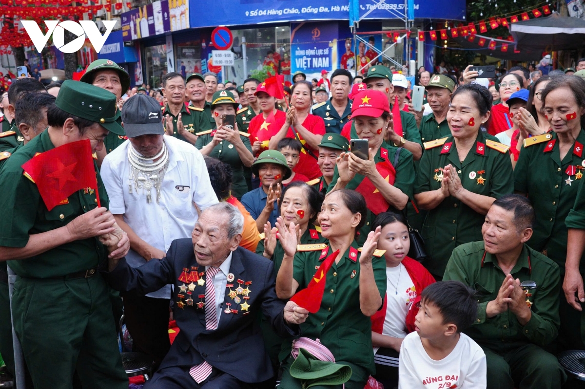 Cựu chiến binh mọi miền Tổ quốc có mặt tại Thủ đô Hà Nội xem tổng duyệt diễu binh A80