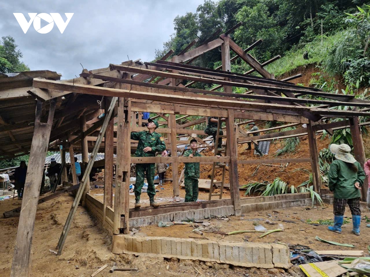 Dien bien khan truong di doi dan khoi vung nguy hiem truoc canh bao mua lon hinh anh 2
