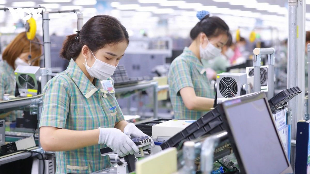 75,5 doanh nghiep ket von, 26 van phai chiu chi phi khong chinh thuc hinh anh 2