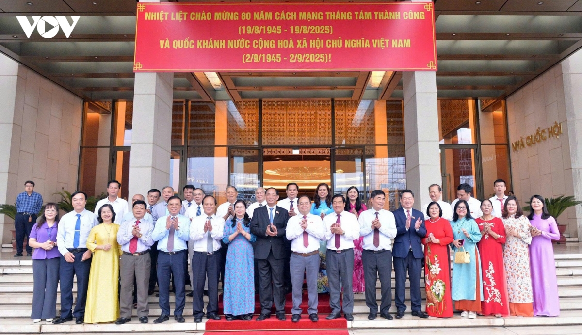 pho chu tich quoc hoi gap mat cac the he Dai bieu quoc hoi tinh cao bang hinh anh 3