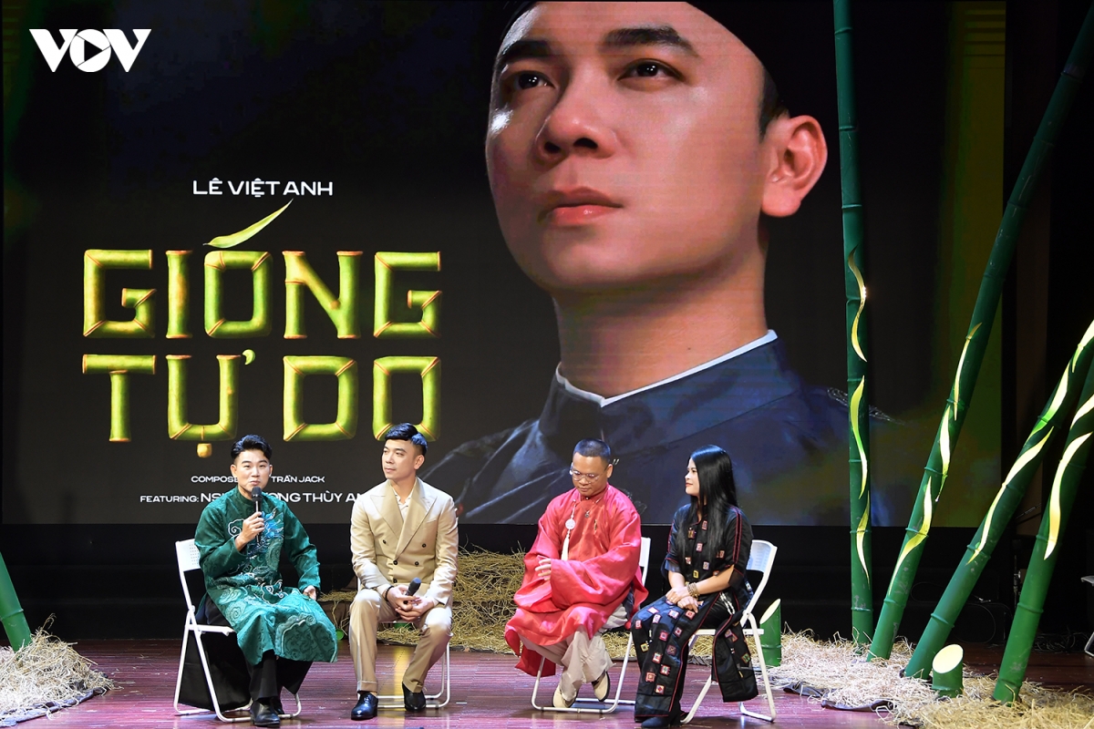 L Vit Anh k chuyn Thnh Ging bng m nhc ng i