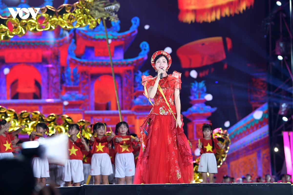 dpr ian to tinh fan viet, soobin tang dan bau 8wonder bung no cam xuc hinh anh 14