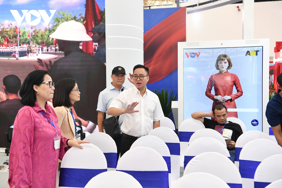 khong gian cua vov tai trien lam quoc gia a80 trung bay nhieu hien vat quy hinh anh 12