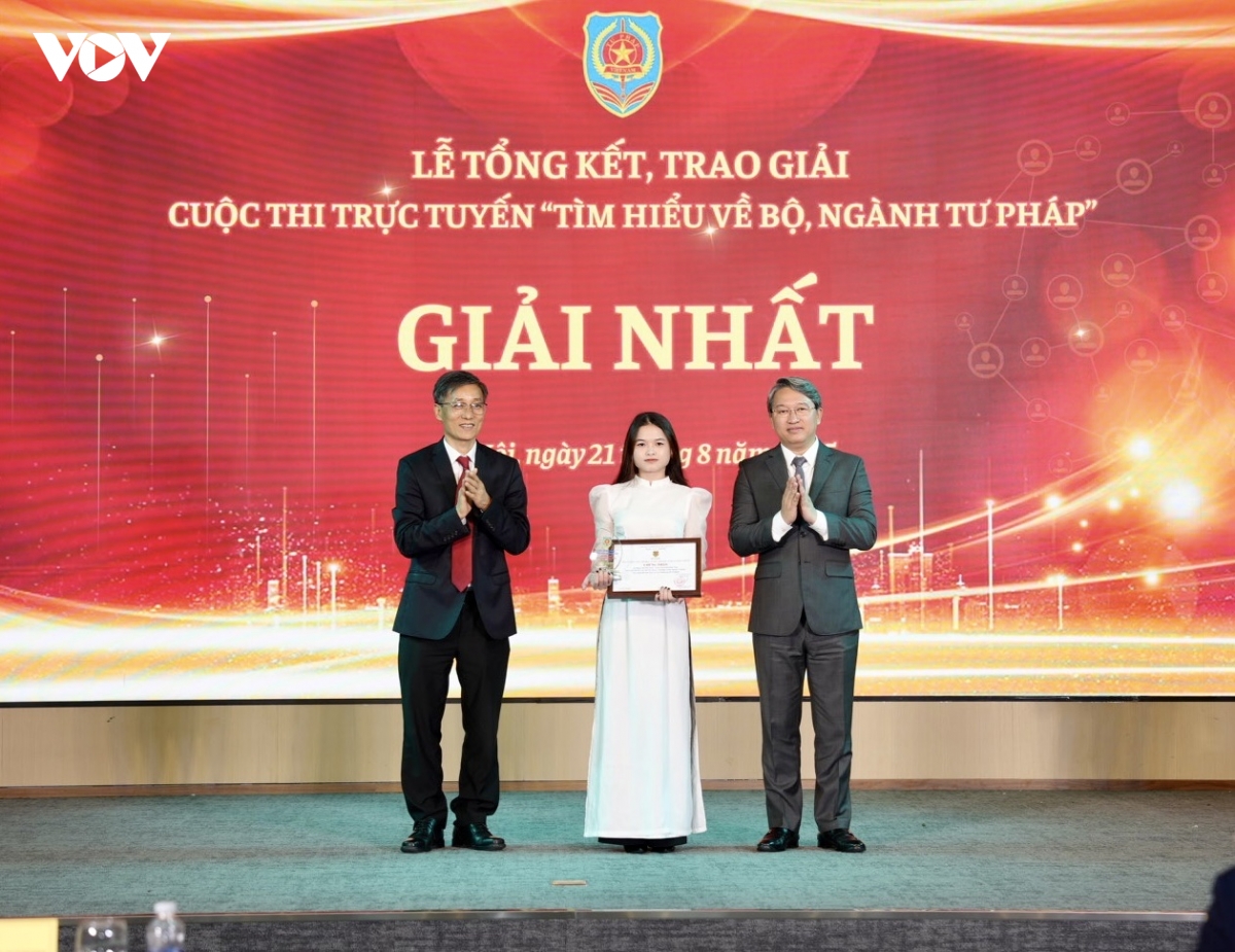 le trao giai bao chi toan quoc ve nganh tu phap lan thu nhat hinh anh 2