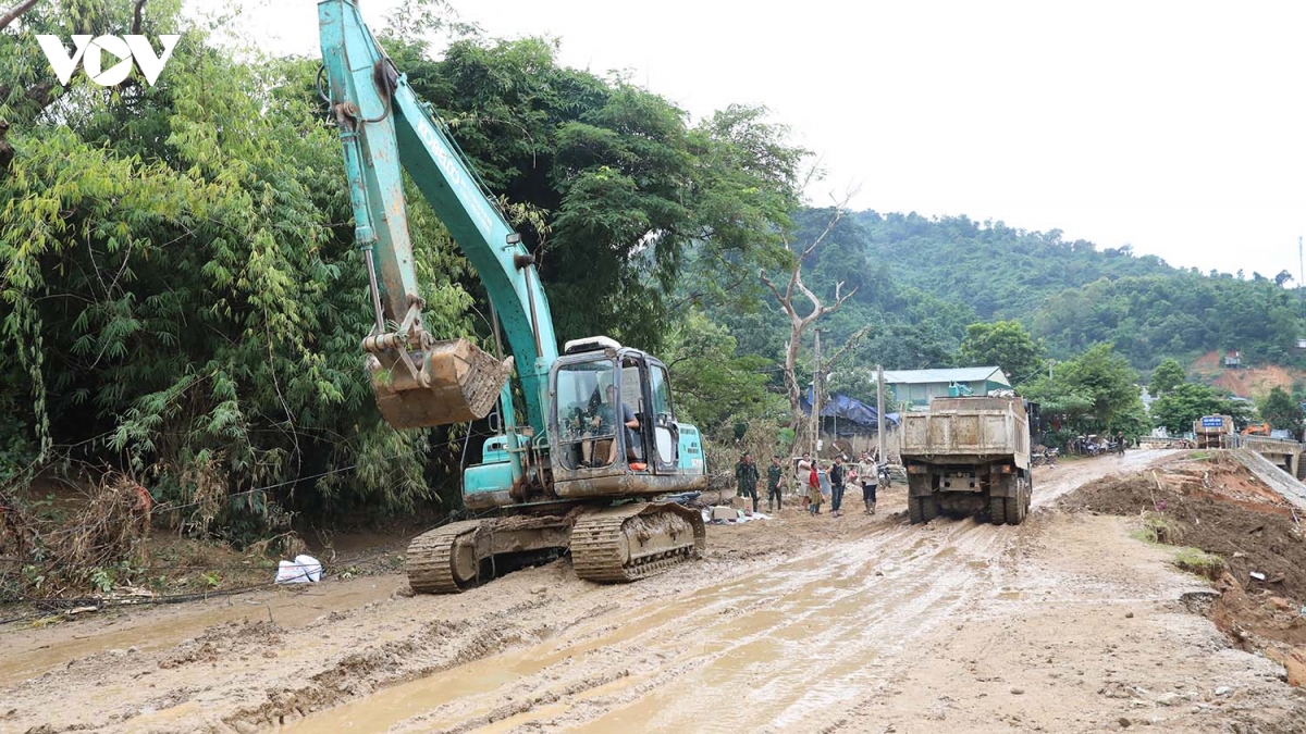 tam thong tuyen quoc lo 12 sau mua lu o Dien bien hinh anh 3