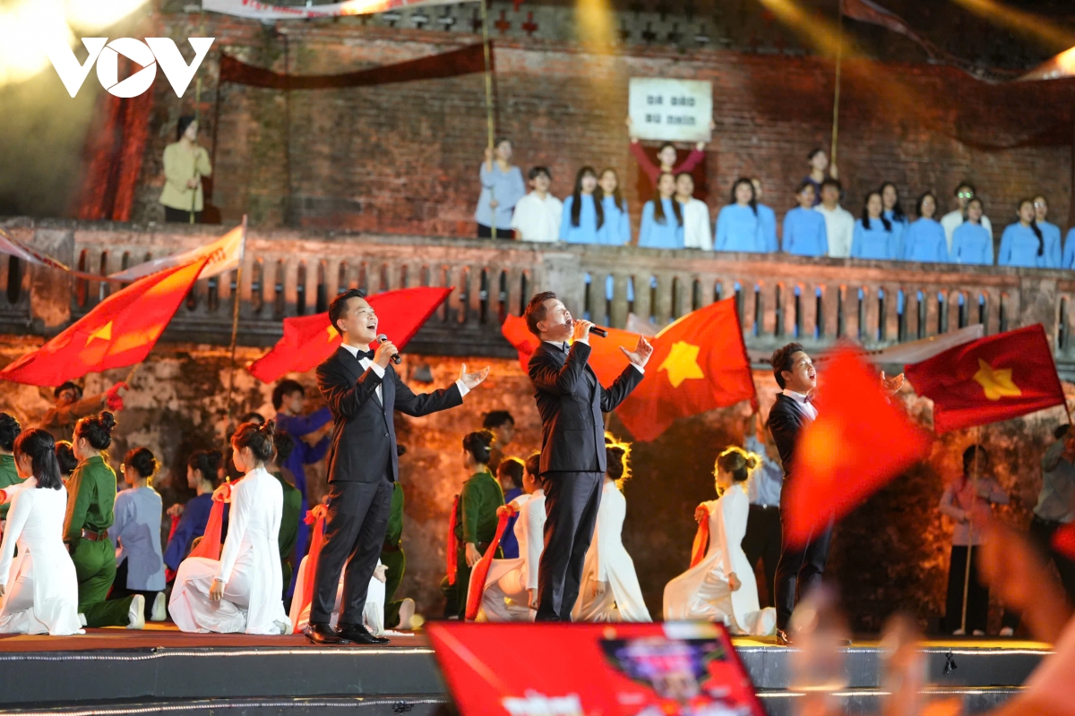 khan gia song lai khi the cach mang qua dem nghe thuat thoi co vang hinh anh 6