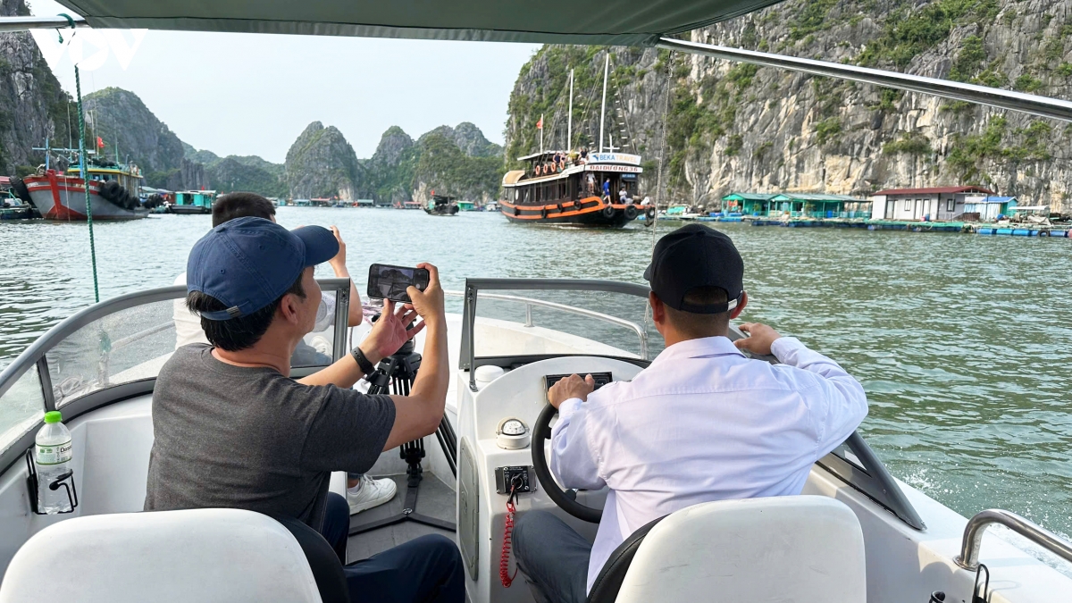 vov giao thong duyen hai Diem tua thong tin cua cu dan ven bien hinh anh 3