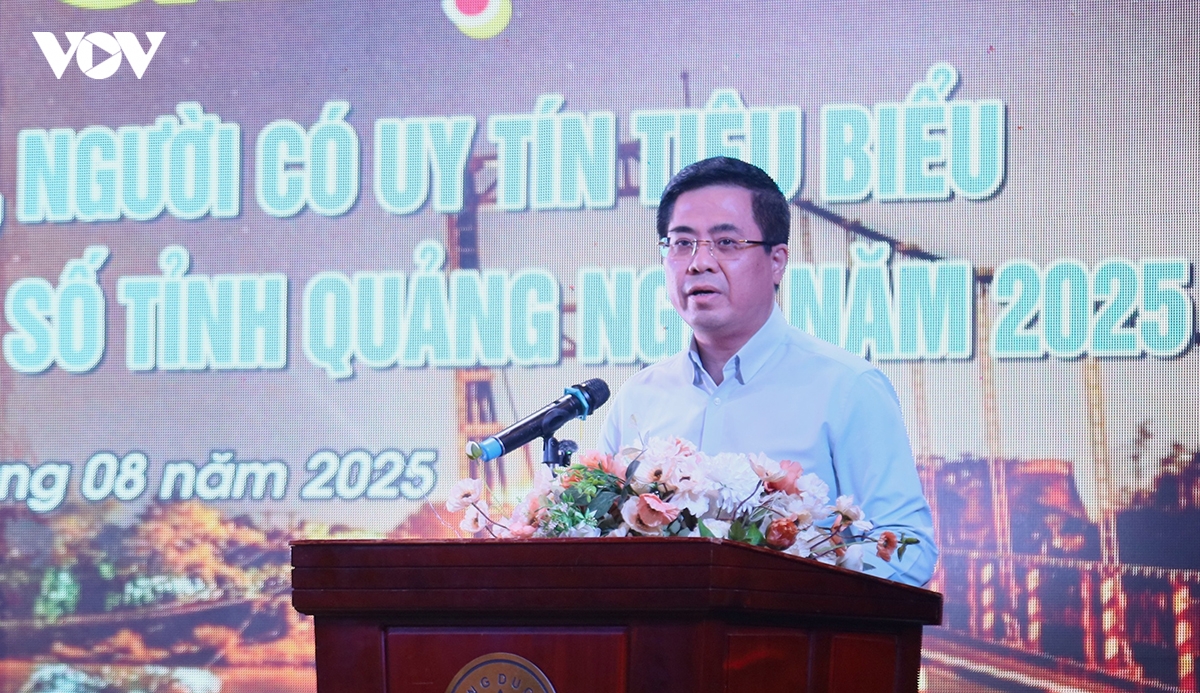 quang ngai gap mat nguoi co uy tin tieu bieu vung dong bao dan toc thieu so hinh anh 3