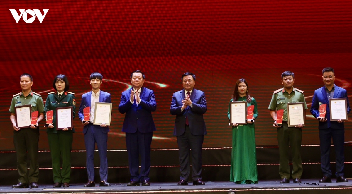 vov gianh 2 giai bao chi vi an ninh to quoc va binh yen cuoc song hinh anh 4