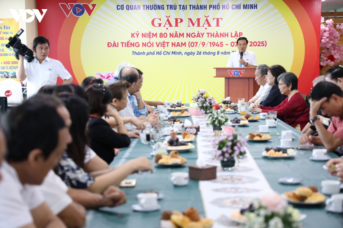 Am ap buoi gap mat tri an the he vang lam bao phat thanh vov tp.hcm hinh anh 2