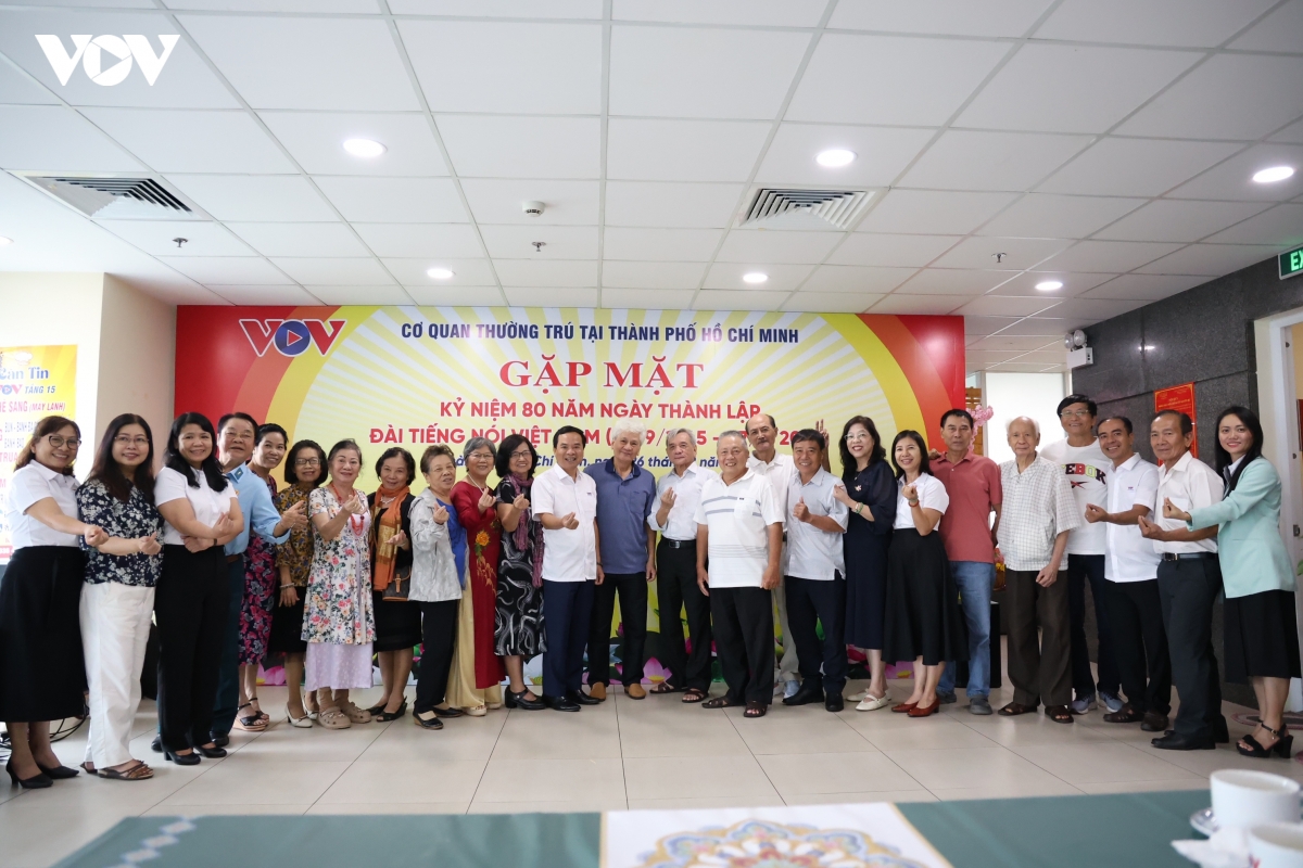 Am ap buoi gap mat tri an the he vang lam bao phat thanh vov tp.hcm hinh anh 6