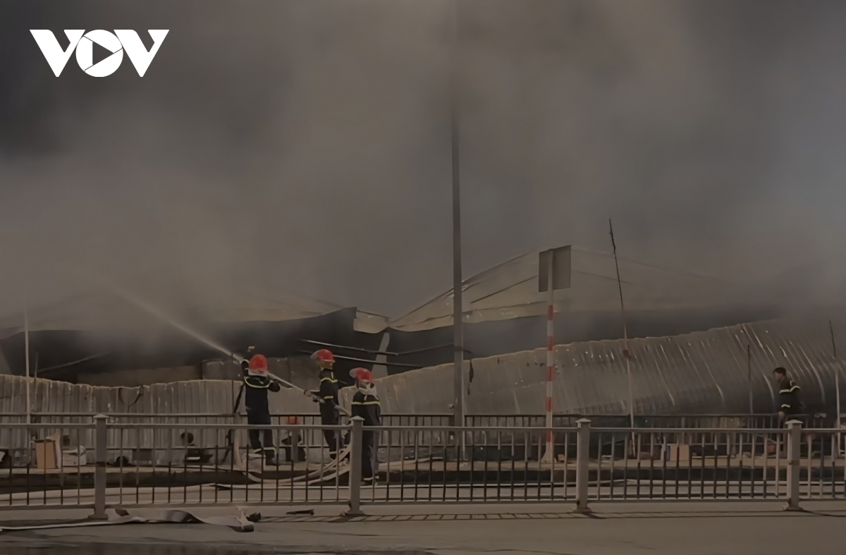 chay tai cho thuc pham tam nong Dong thap , 20 ki ot bi thieu rui hinh anh 3