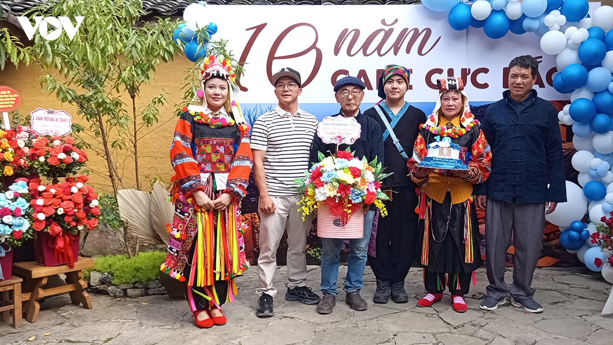 ban van hoa du lich lo lo chai 10 nam thay da doi thit nho du lich cong dong hinh anh 1
